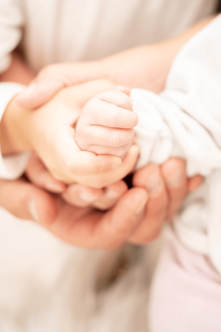 Newborn Neugeborenenfotografie Hände Familie